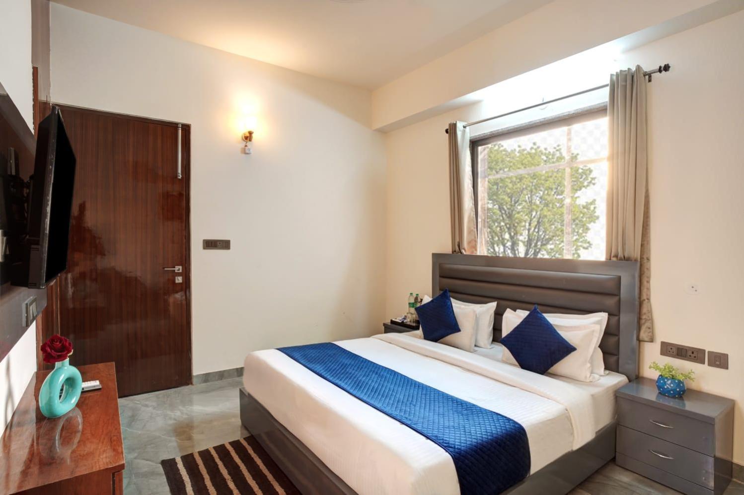 Hotel Elite Grand Near Kailash Hospital Noida Eksteriør bilde