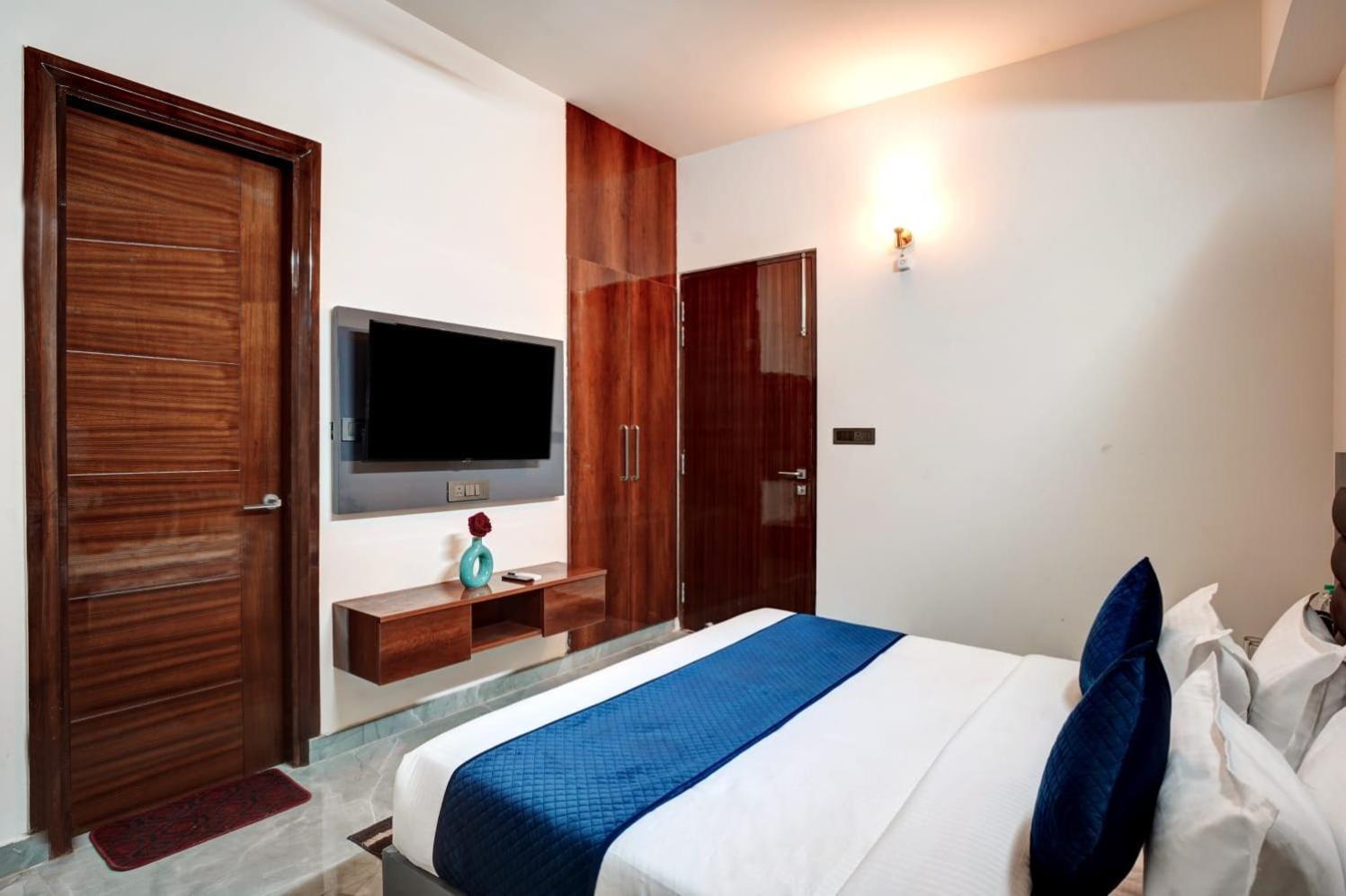 Hotel Elite Grand Near Kailash Hospital Noida Eksteriør bilde